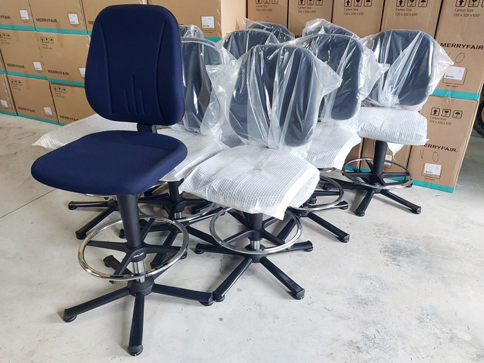 Bimos Unitec 3 ESD industrijski stoli po montaži pripravljeni za dostavo stranki